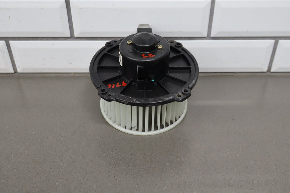 1998-2002 Isuzu Trooper Blower Motor OEM