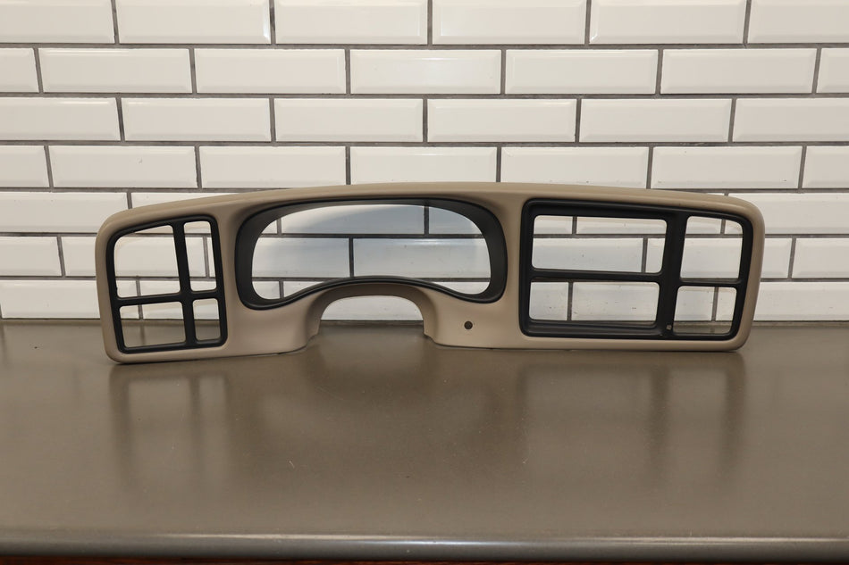2002 GMC Sierra 2500 Radio Bezel OEM