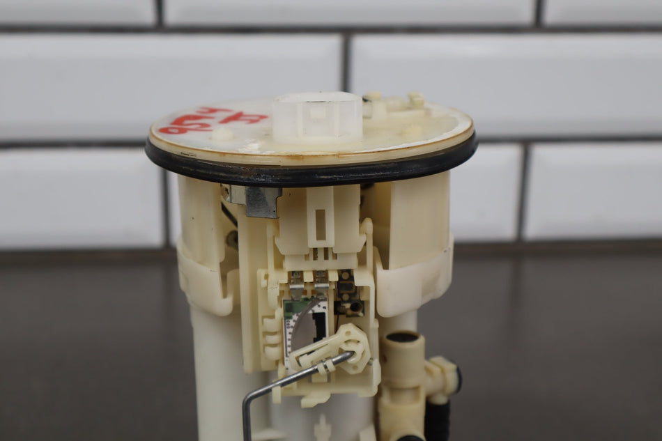 2004 Lexus LS430 F30- Fuel Pump