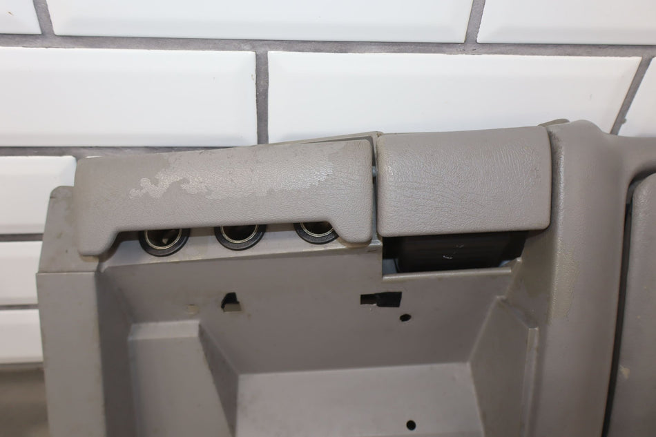 2001 Chevrolet Suburban 2500- Glove Box