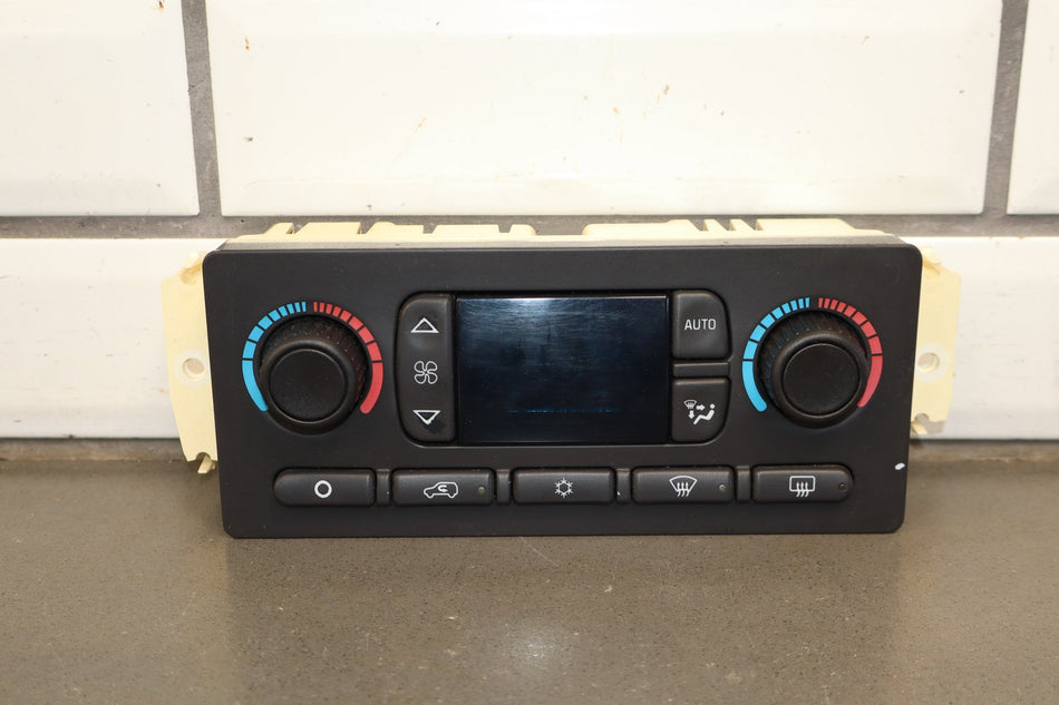 2003-2004 Hummer H2 - Climate Control 15832311