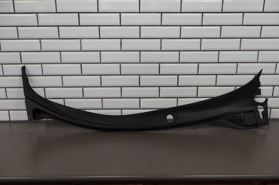 2005-2013 Chevrolet Corvette Cowl Vent Panel 25778761 OEM