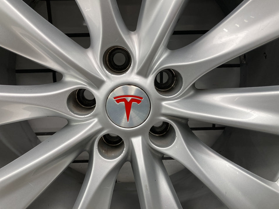 2016-2020 Tesla Model X OEM 20x9.5 Rear Wheel/Rim Slipstream 1027245-00-A
