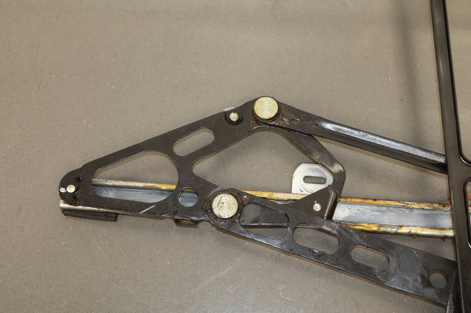 1986-1996 Chevrolet Corvette C4 Right Front Door Window Regulator W/ Motor