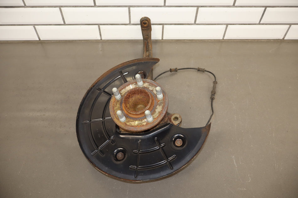 2011-14 Dodge Challenger R/T LH Front Spindle Hub ABS BR6 Loaded