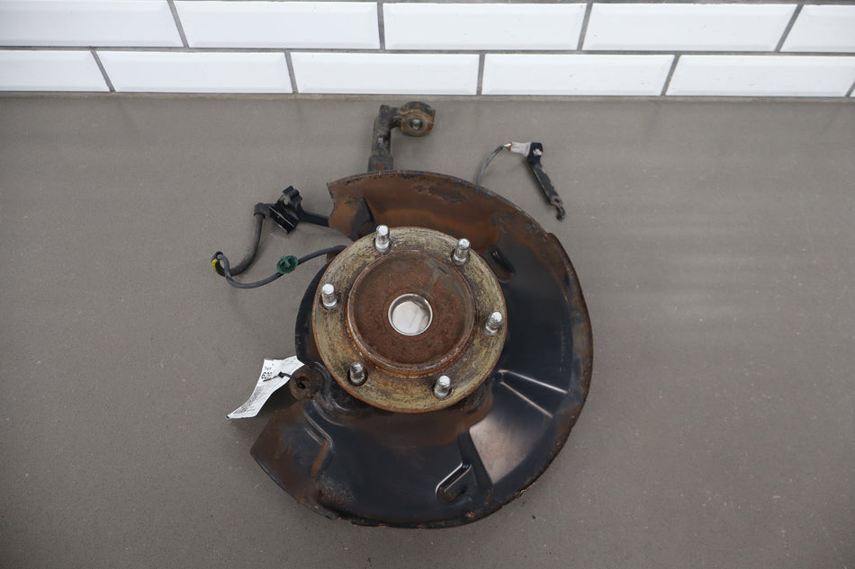 2007-2014 Toyota FJ Cruiser 4x2 RWD Right Front Spindle
