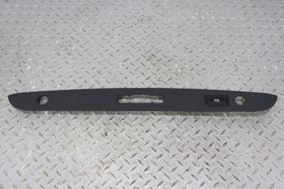 06-12 Bentley Flying Spur Trunk Lid Upper Trim (Black)