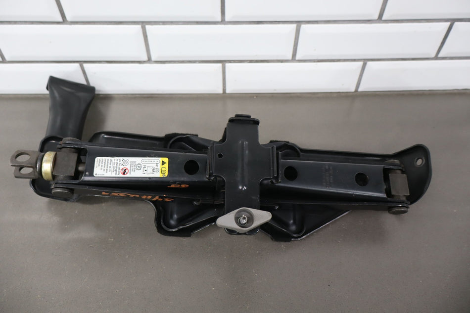 2004 Hummer H2- Jack