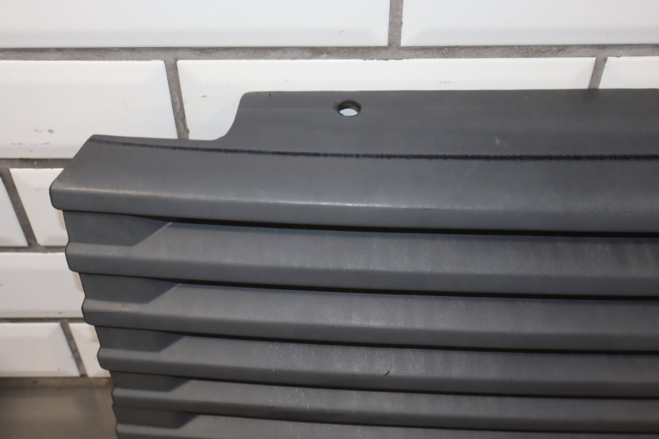 1994-2002 Land Rover Range Rover Grille OEM