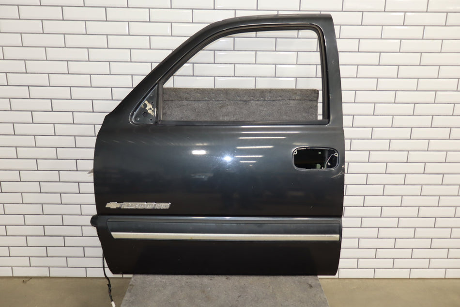 99-07 Chevy GMC Truck SUV GMT800 Left Front Door Black 41U