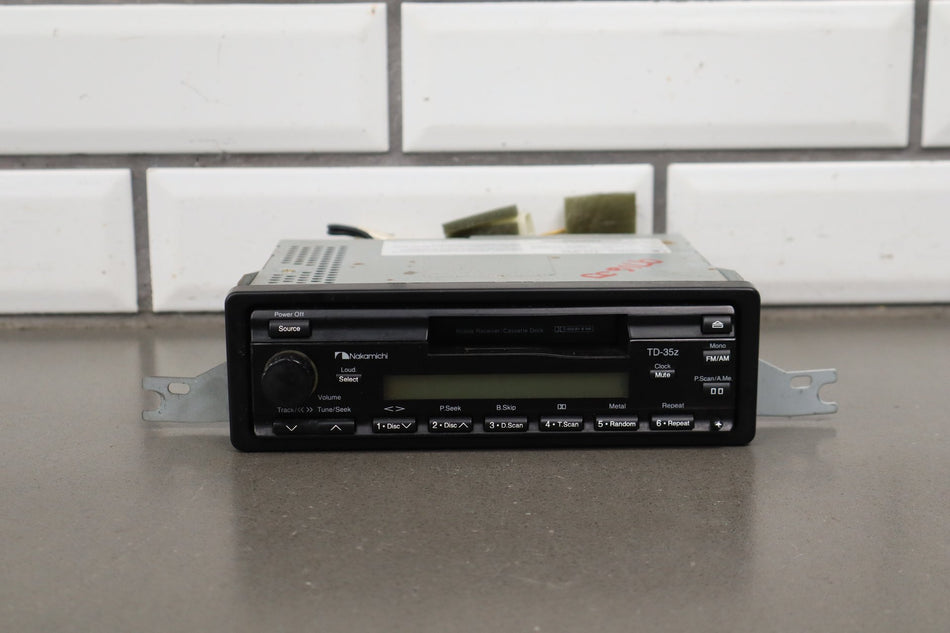 1998-2002 Isuzu Trooper CD Radio OEM