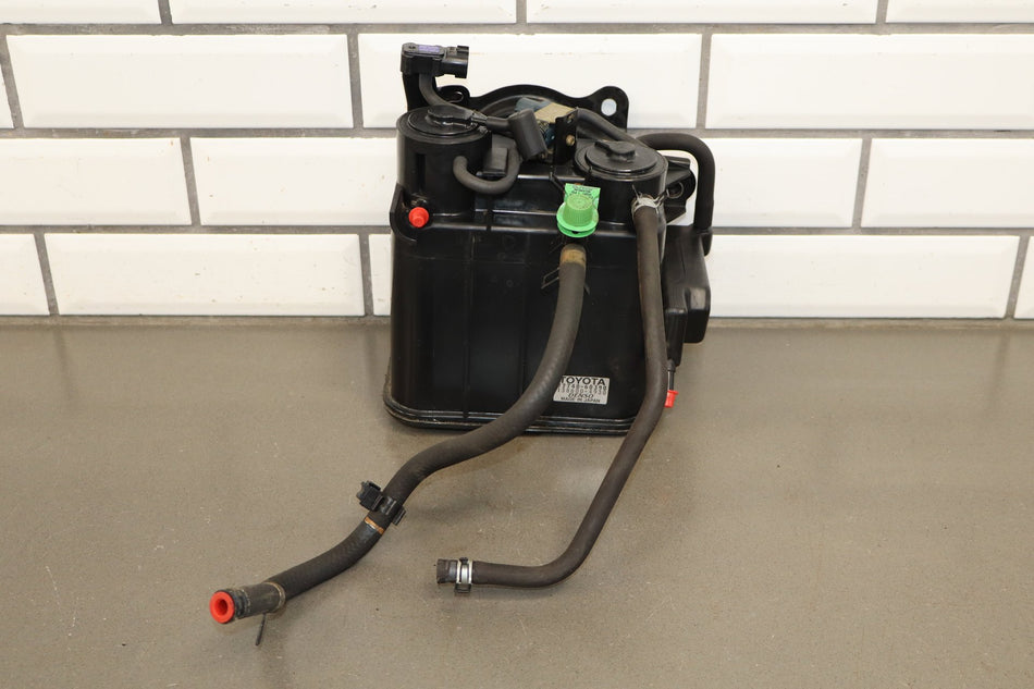 1998-2002 Toyota Land Cruiser Lexus LX470 Evaporator Canister 7774060390