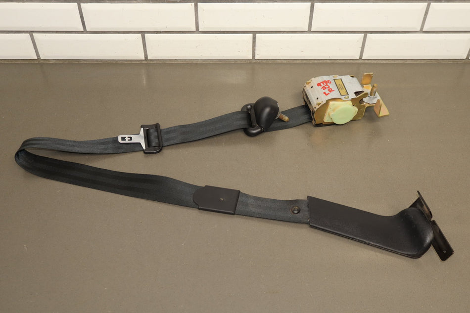99-07 Ford F250 F350 Super Duty Crew Cab Driver Left LH Rear Seat Belt Black