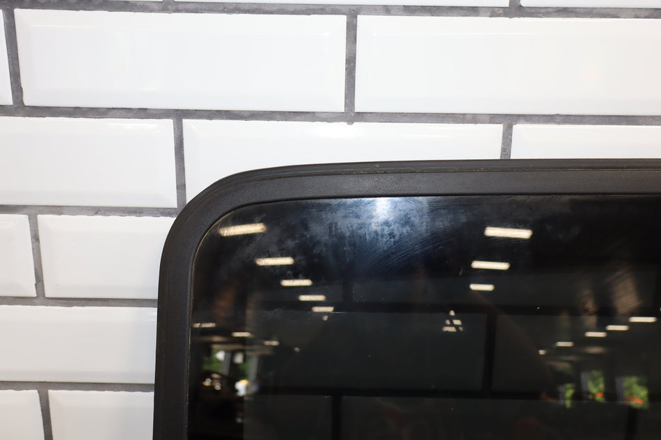 2003-2009 Hummer H2- Sunroof Glass Window 15781625