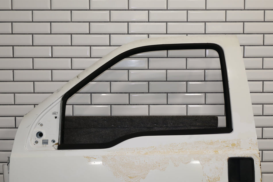 1999-2007 Ford F-250 Super Duty Crew Cab Left Front Door White Rust Free