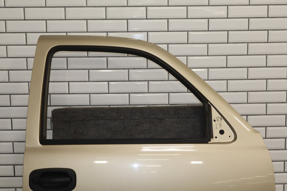 99-07 Chevy GMC Truck SUV GMT800 Right Front Door sand beige metallic 15u