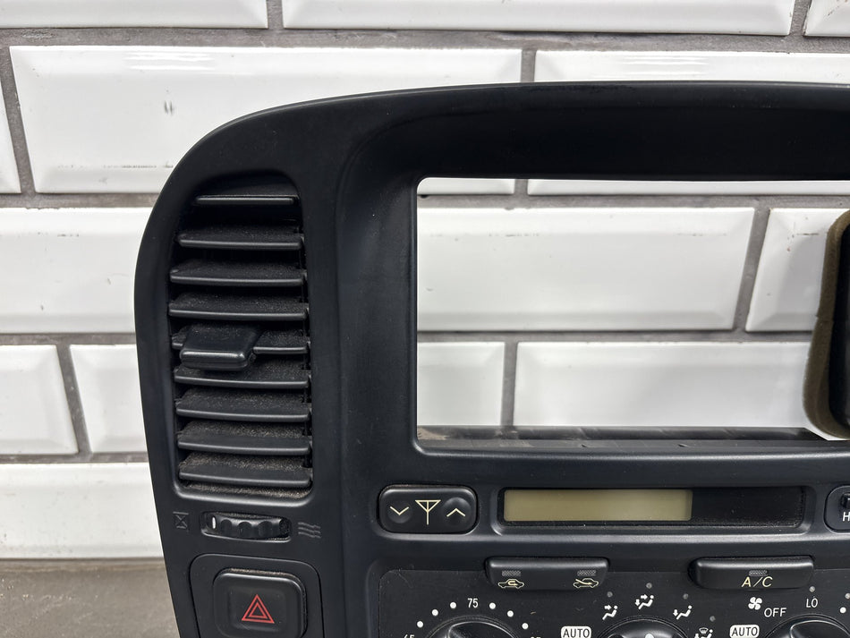 1998-2002 Toyota Land Cruiser J100 Climate Control OEM