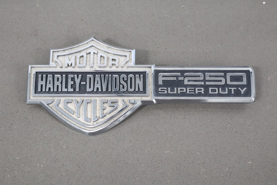 2004 Ford F-250 Super Duty- Emblem