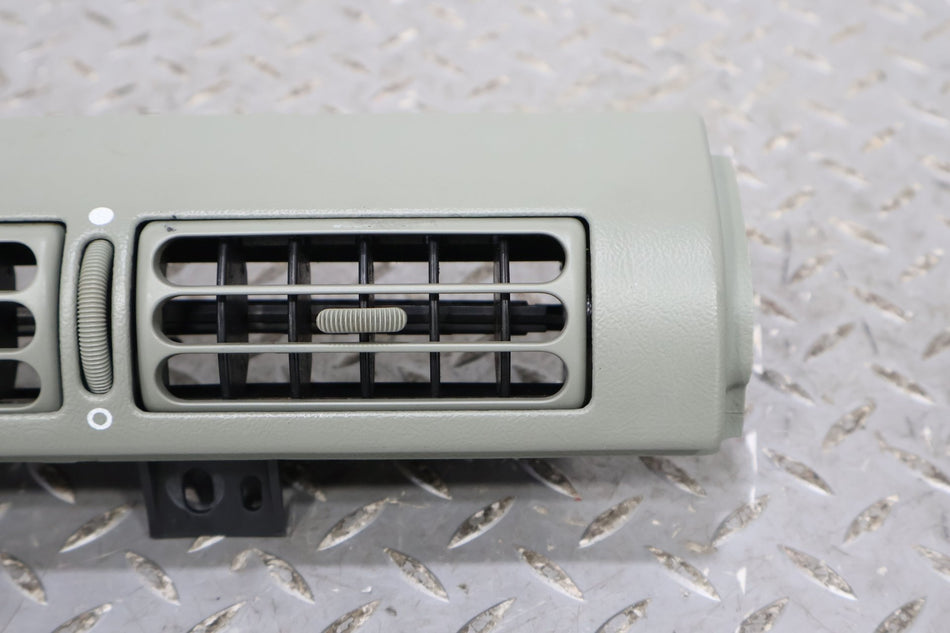 1998 Buick Riviera- Dash Vent