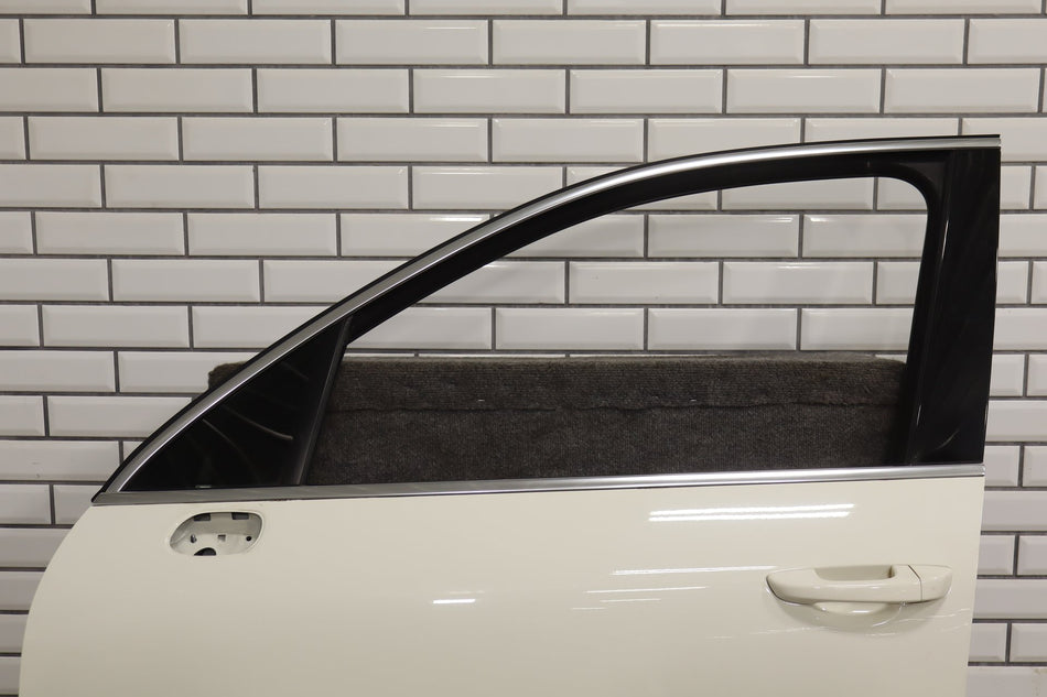 2011 Porsche Cayenne 958- Left Front Door