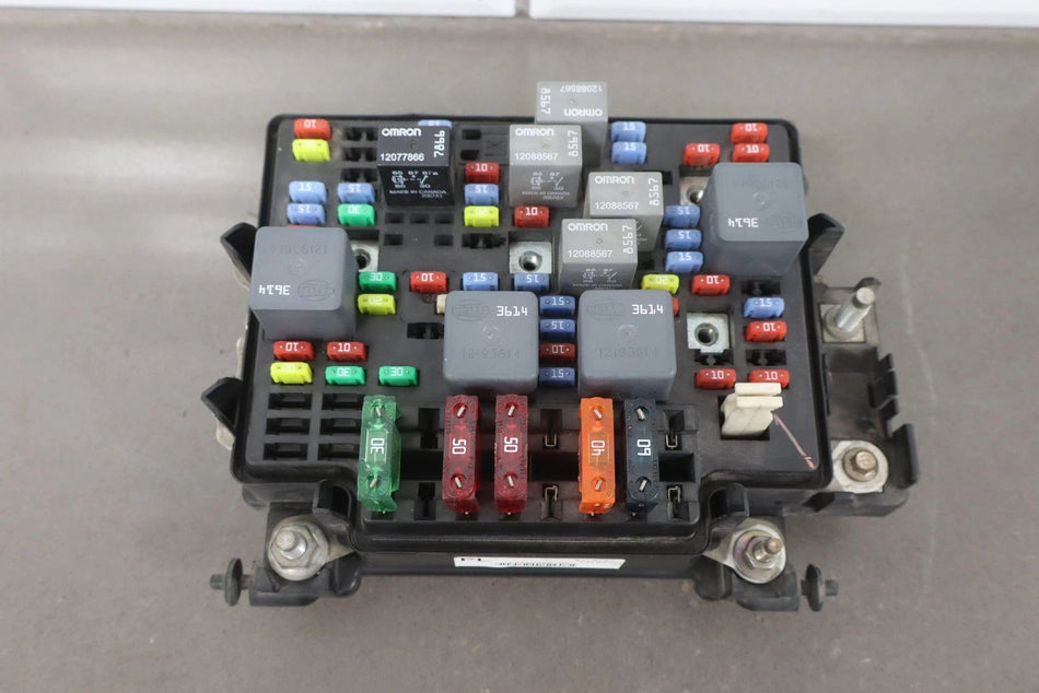 2002 GMC Sierra C3 L Engine Fuse Box