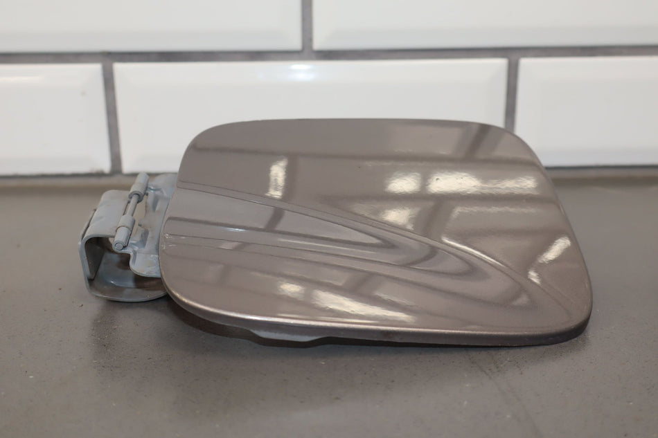 1999 Lexus LX470 Fuel Filler Door