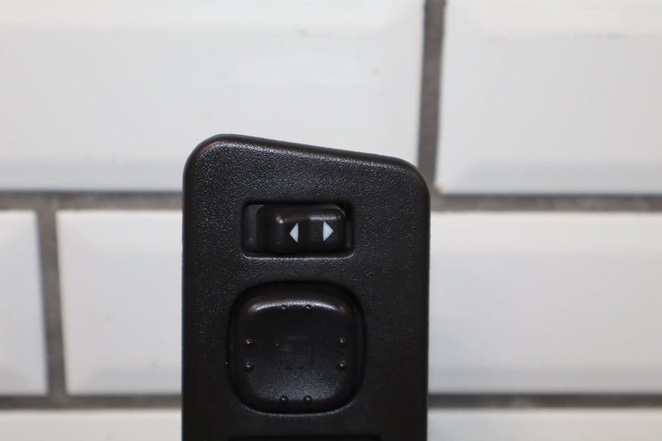 2003-2007 Hummer H2- Left Front Window Switch W/ Bezel Black