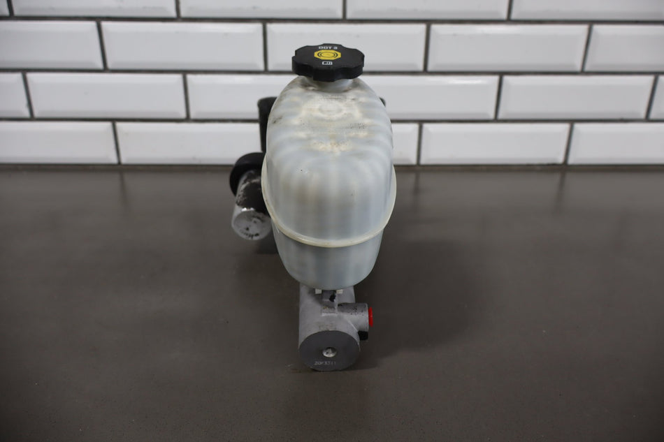 2003-2007 GMC Sierra 2500 Hydroboost Brake Booster 15854059 With Master Cylinder