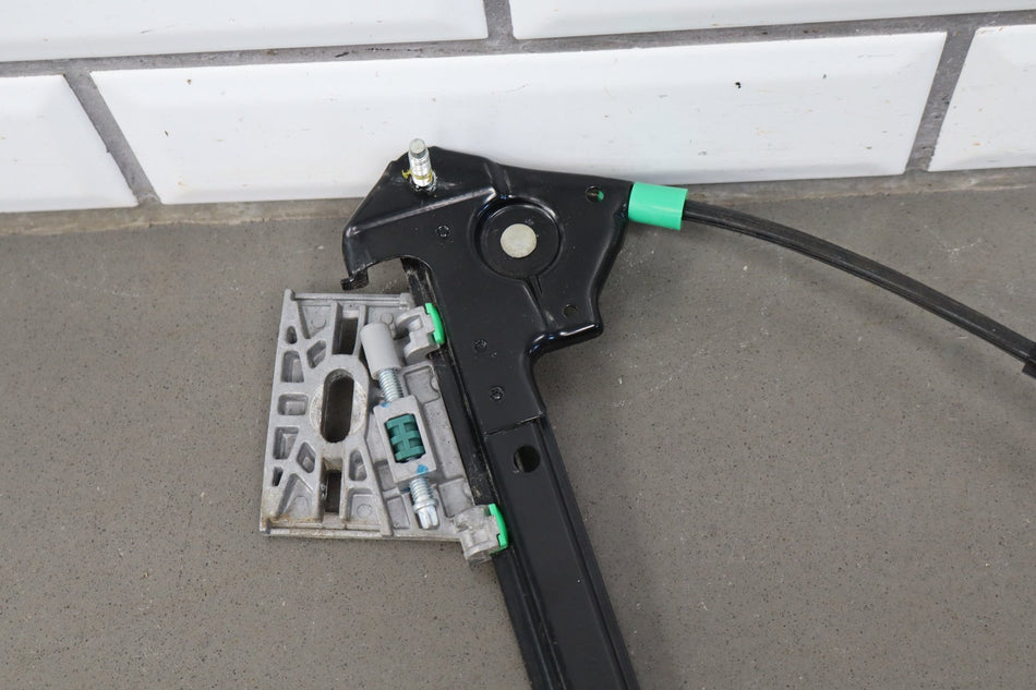 2005-2013 Chevrolet Corvette C6 Driver Left Front Door Regulator OEM 22895755