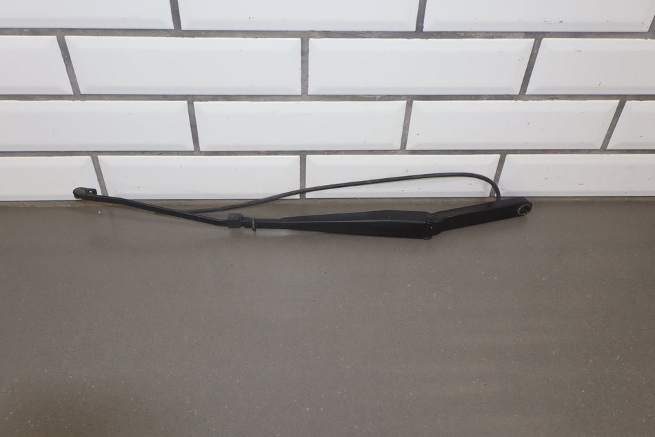 2003-2006 Chevrolet SSR Wiper Arm Pair