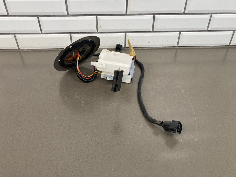 1999-2000 Ford Mustang Fuel Pump Module Sending Unit Delphi FG0826 (Aftermarket)