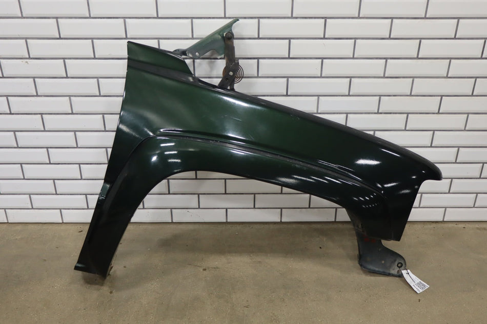 99-02 Chevy Silverado 99-06 Suburban Tahoe Right RH Fender Forest Green 47