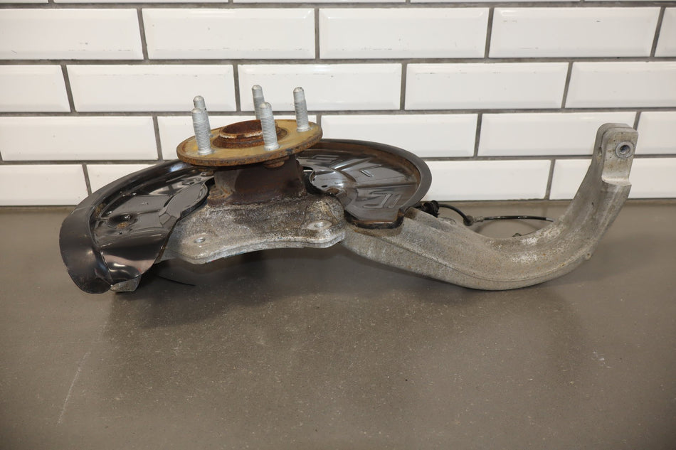 2016-2020 OEM Tesla Model X Front Left Driver Side Spindle Knuckle W/ Hub