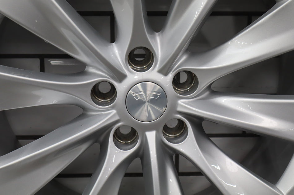 2016-2020 Tesla Model X OEM 20x9.5 Rear Wheel/Rim Slipstream 1027245-00-A