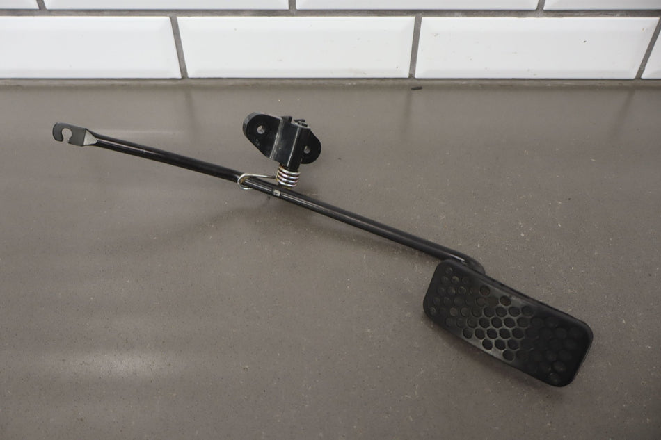 1991 Toyota Land Cruiser- Pedal Assembly