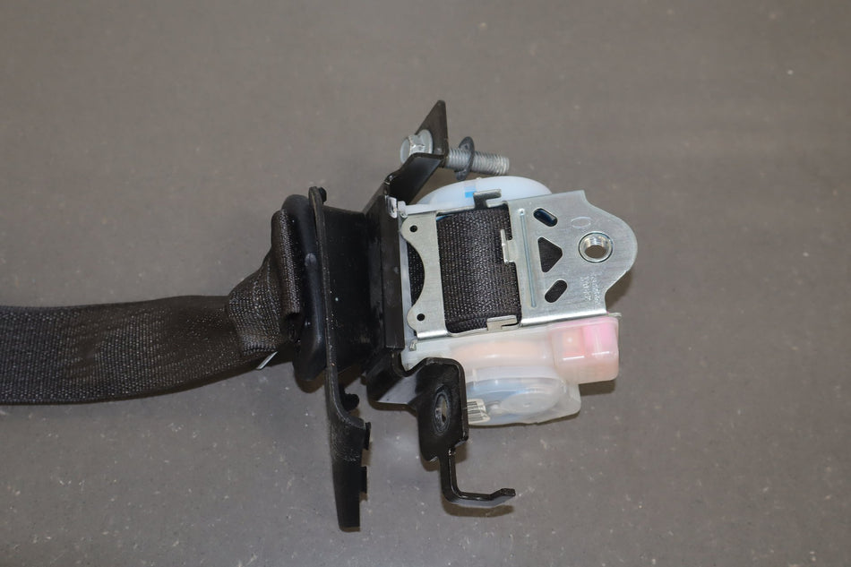 2015 Ford Mustang GT Left Rear Seat Belt Black S1