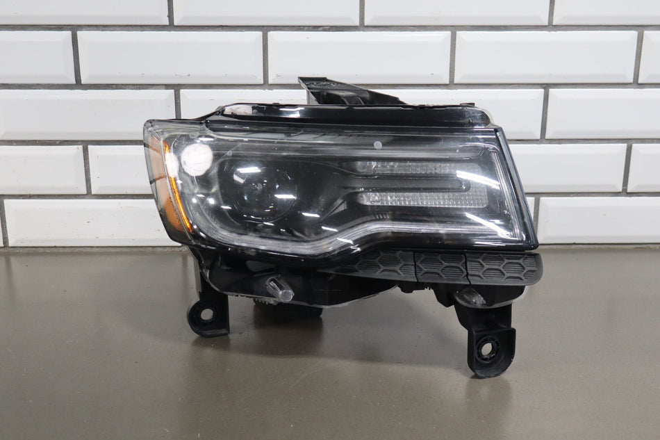 14-16 Jeep Grand Cherokee Limited Right Headlamp HID Tested