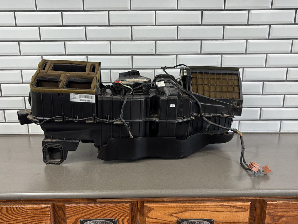 03-07 Chevy GMC Silverado Sierra GMT800 Heater Housing Assembly