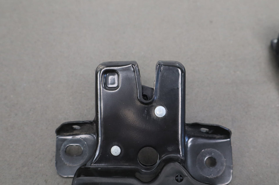 99-04 Ford Mustang Trunk Lid Decklid Latch w/ Actuator Harness XR33-6343282-BA