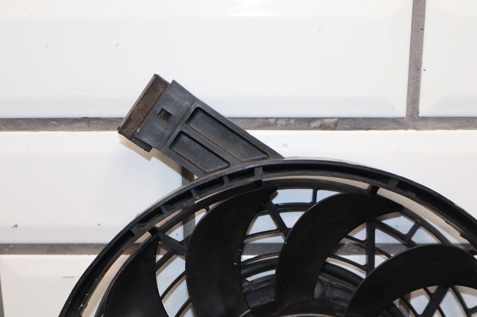 1998-2007 Toyota Land Cruiser, Lexus LX470 Condensor Cooling Fan 8859060030