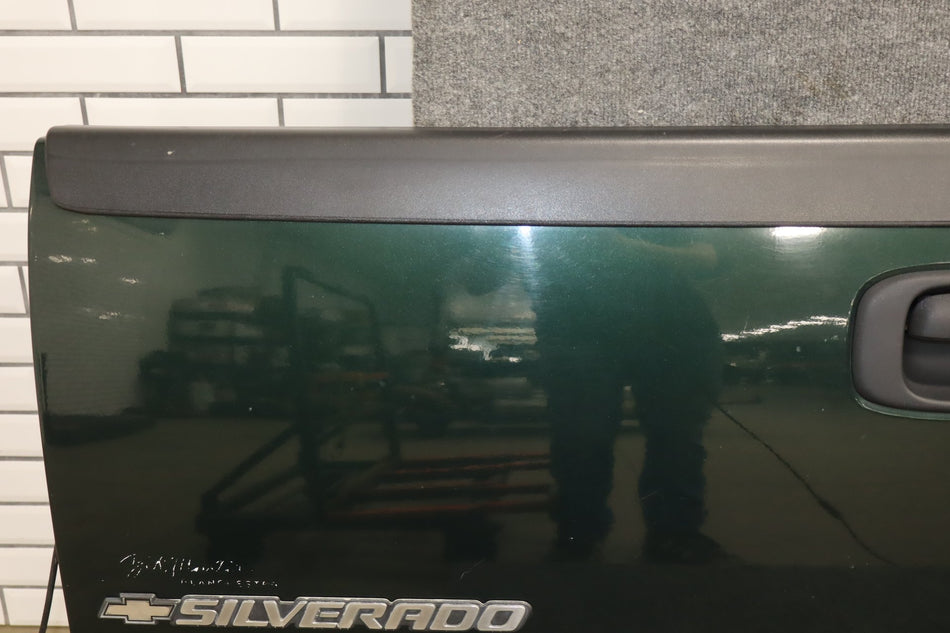 99-07 Chevy Silverado GMC Sierra GMT800 OEM Tailgate Forest Green 47