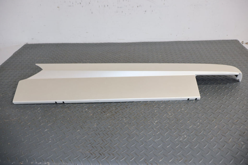 02-06 Cadillac Escalade EXT Right Bedside Storage Lid (White Diamond)