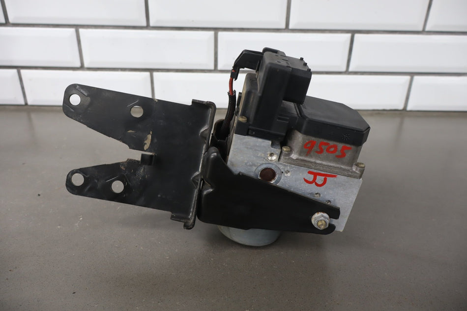 2001 Camaro Firebird 5.7L LS1 ABS Brake Unit Anti Lock W/ Traction Control