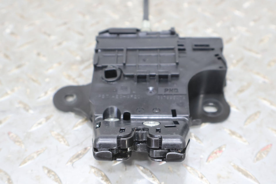 10-15 Chevy Camaro Coupe OEM Trunk Latch (Tested) See Notes 13501988
