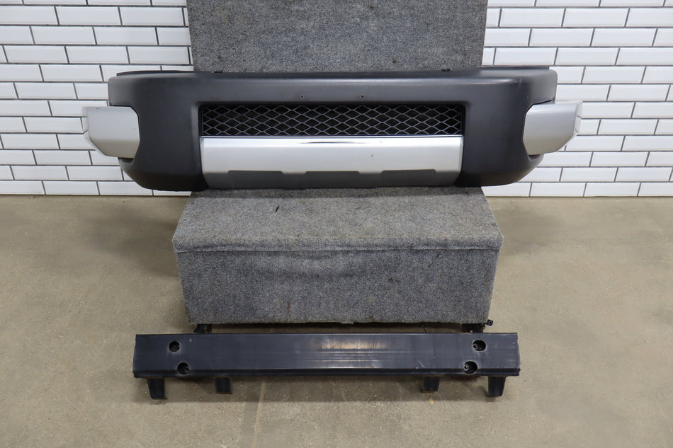 2007-2014 Toyota FJ Cruiser Front Bumper W/ Rebar OEM