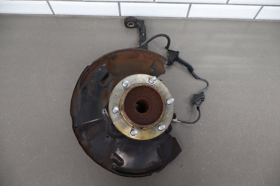 2007-2014 Toyota FJ Cruiser 4x2 RWD Left Front Spindle