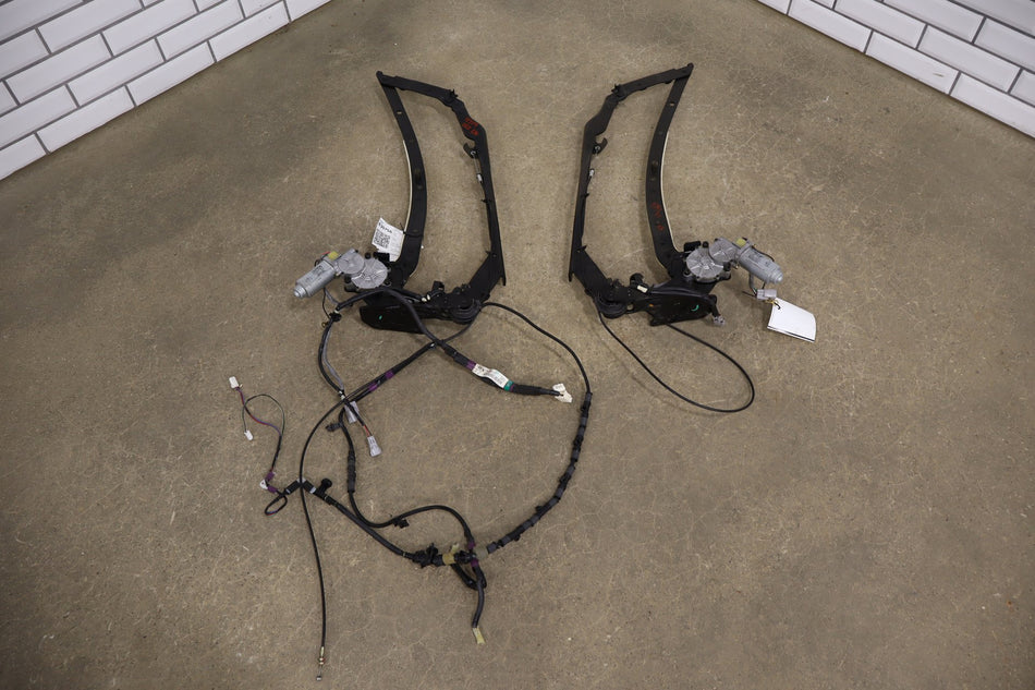 02-10 Lexus SC430 Z40 Conv Lift Motor Pair With Hinges