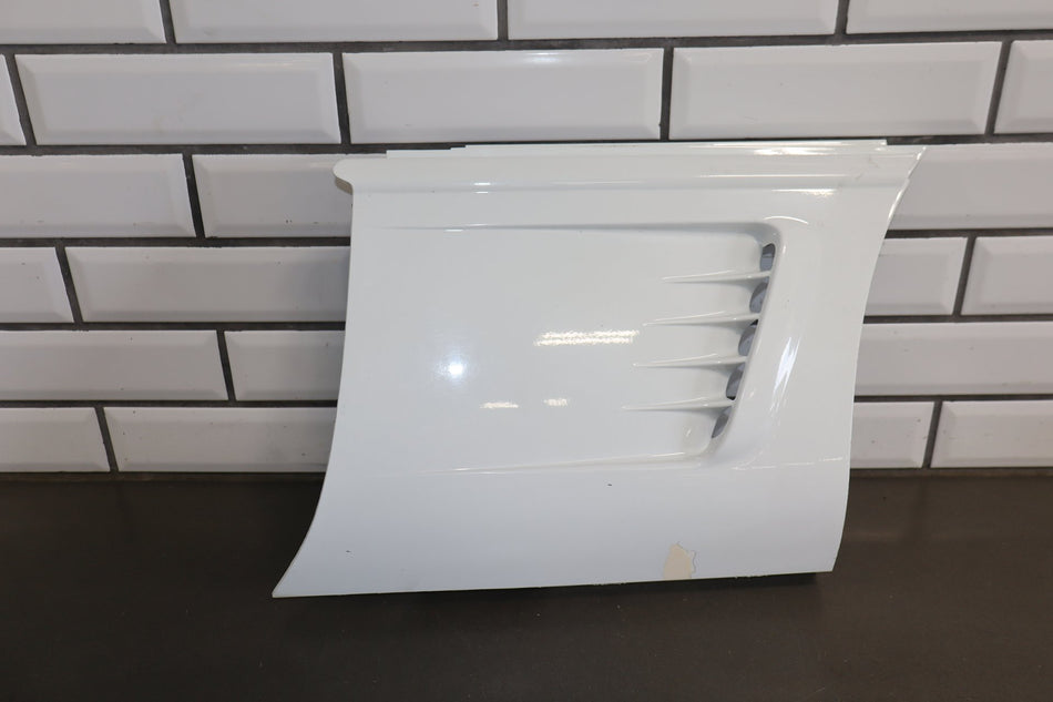 1995-1996 Chevrolet Corvette C4 Right Fender Artic White 10