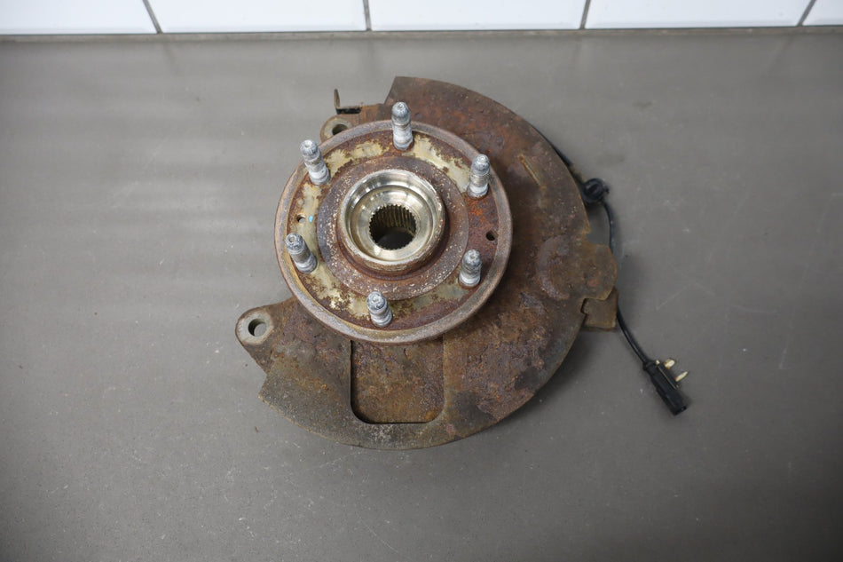 2014-2017 GMC Sierra 1500 SLT Right Front Spindle 22760658