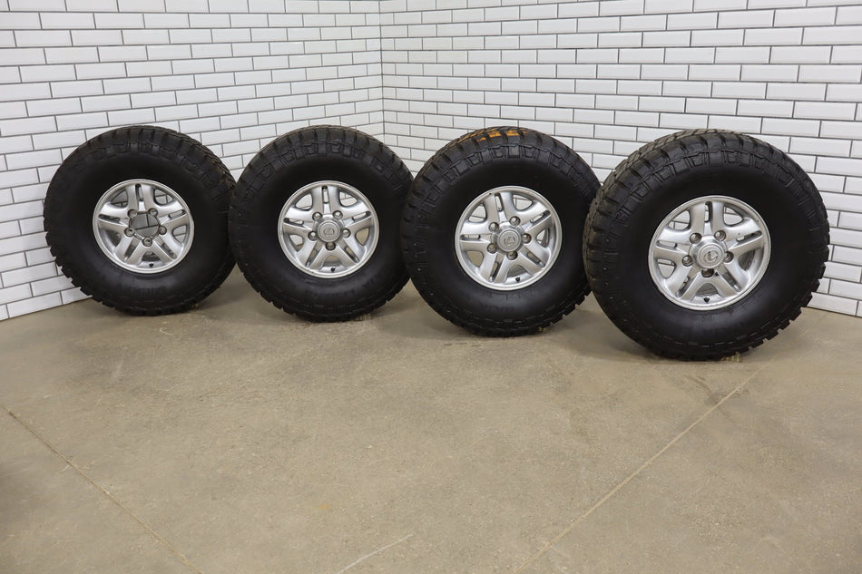 1998-2007 Lexus LX470 Wheel & Tire Set